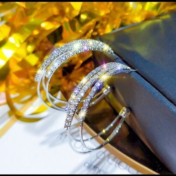 + Beautiful Elegant White Gold Diamond Hoop Earrings - Picture 3 of 3